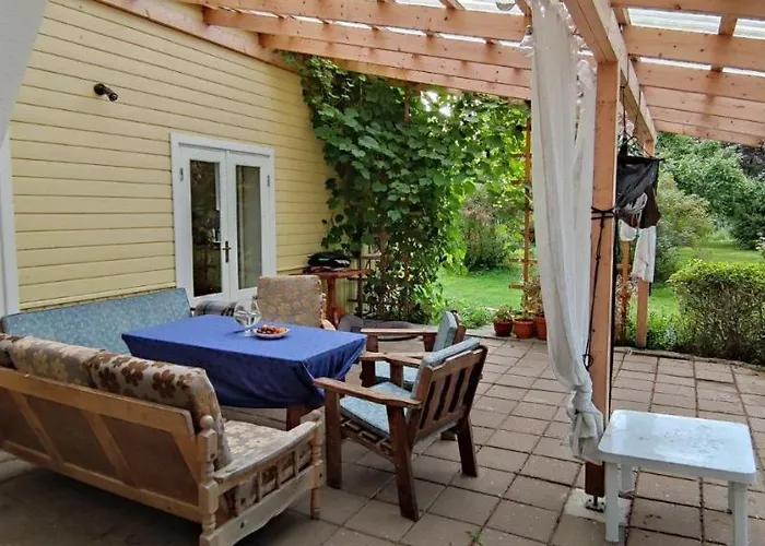 Uuejaerve House At Korvemaa Forest *